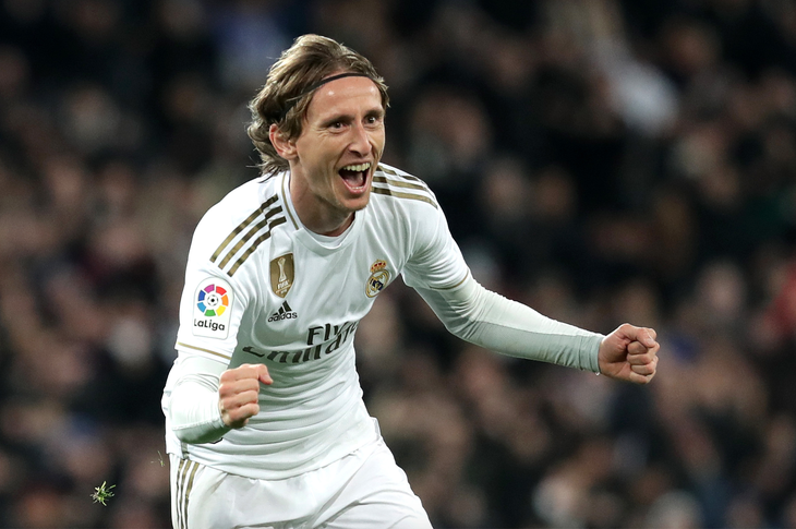 Vượt qua mãnh lực đồng tiền, Luka Modric ở lại với Real Madrid - Tuổi Trẻ Online